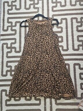 🤎 Time and Tru Leopard Print Sleeveless Swing Flowy Dress